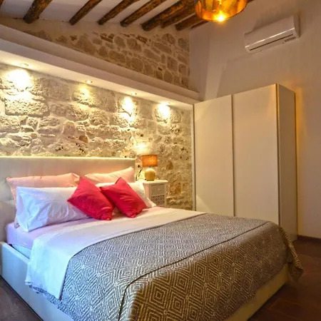 Apartment Elegant Old Town - One Bedroom Rovinj
